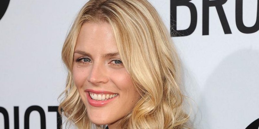 Бизи Филиппс родила девочку