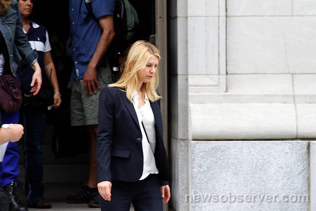 Дэйнс покидает съемочную площадку